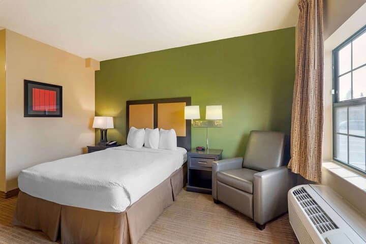 Room 8 of 36