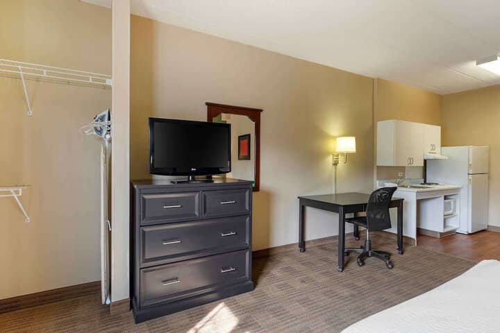 Room 9 of 36