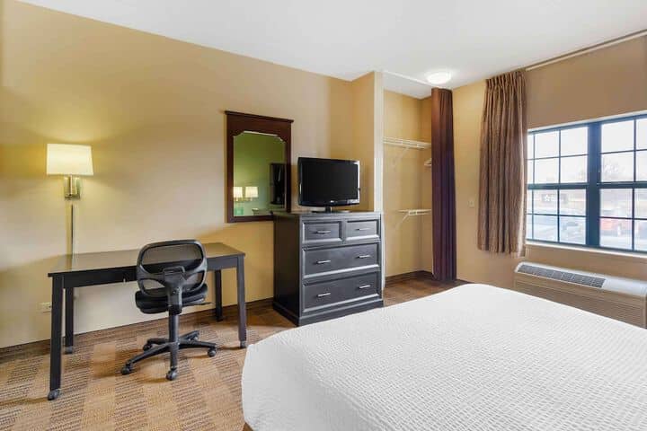 Room 6 of 36