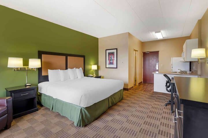 Room 11 of 36