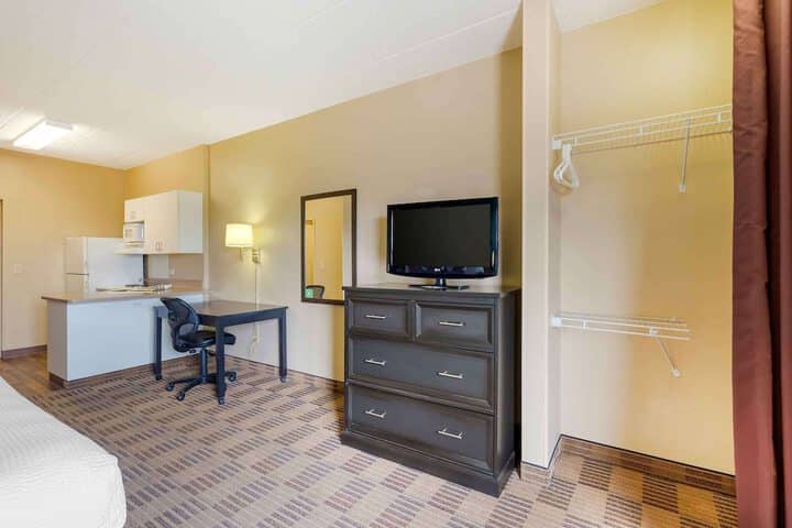 Room 12 of 36